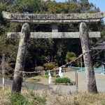 湯前町指定文化財「八王子神社石鳥居」